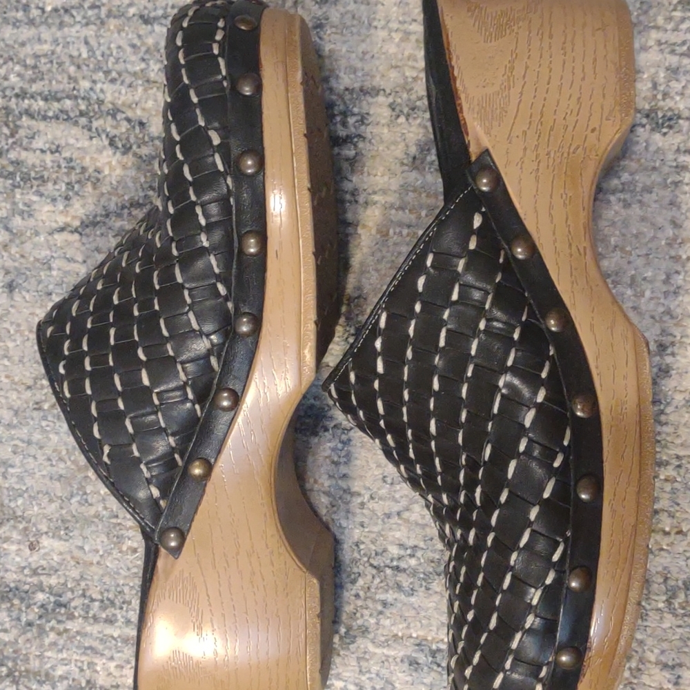 Ladies clogs sizes 8